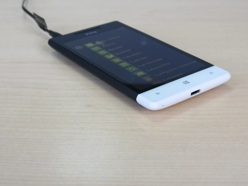 HTC Windows Phone 8S, un telefon mai logic decât Windows Phone 8X