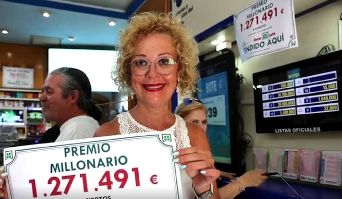 Din cerșetoare a ajuns milioanară în euro. Sursa: Captură Antena3.com