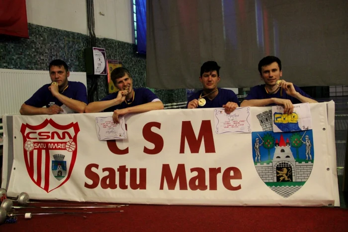 CSM Satu Mare şi-a luat revanşa în faţa celor de la CSU Craiova, după ce anul trecut oltenii îşi adjudecaseră medaliile de aur. FOTO - frscrima.ro