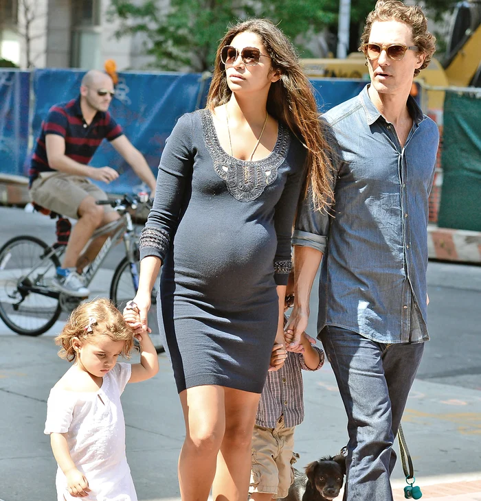 Actorul Matthew McConaughey (42 de ani) se poate mândri cu o soţie incredibil de atrăgătoare