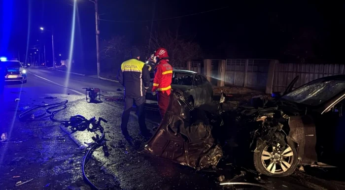 Doi tineri au murit carbonizați în maşină Foto: IPJ