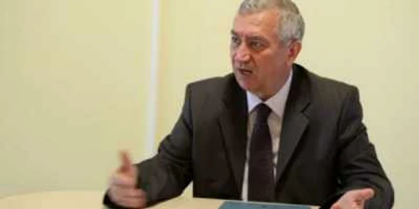 ion prioteasa