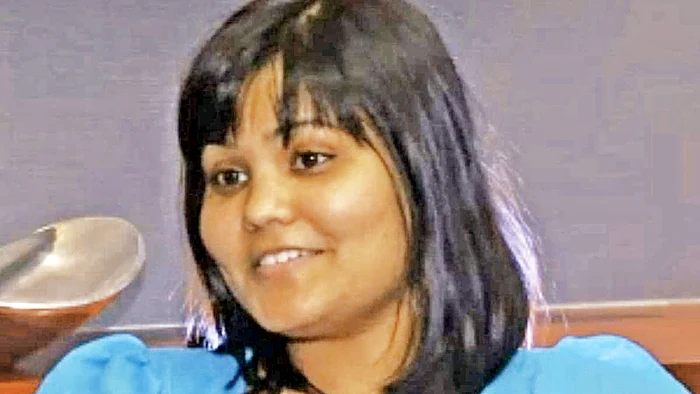 
    Geamănul nu era  dezvoltat, dar i se  formaseră oasele, părul şi dinţii  