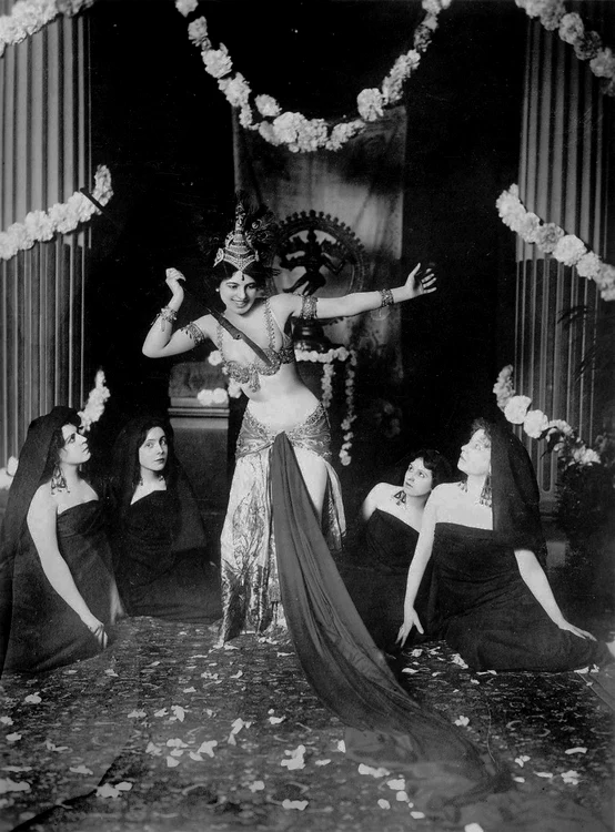 Mata Hari dansând FOTO wikipedia