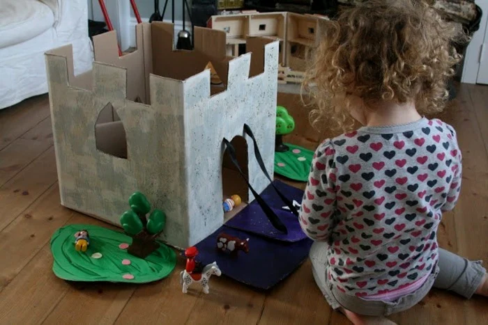 Castel din carton Foto: blogintandem.ro