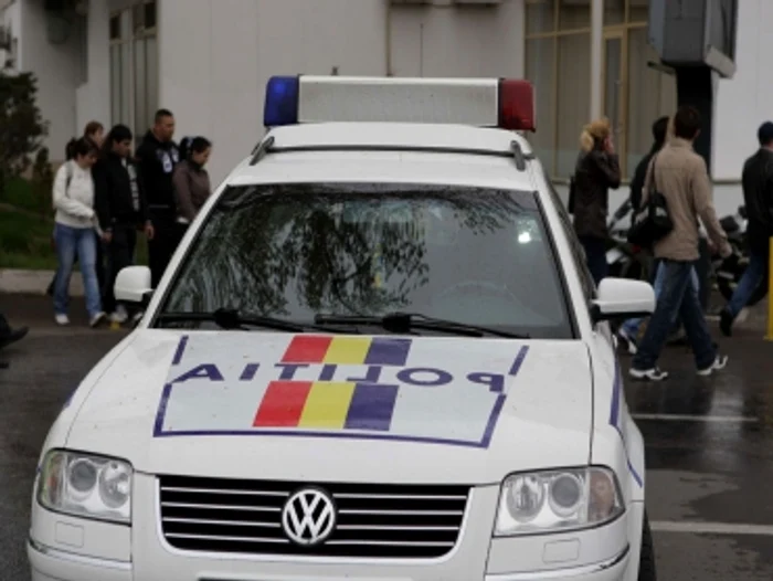
    Oamenii legii au făcut-o pe tânără să renunţe la gândurile sinucigaşe  