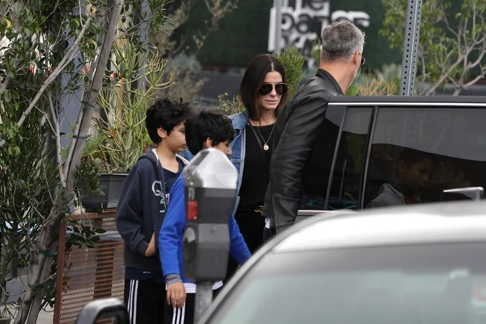 7 sandra bullock si copiii adoptati 2 jpg jpeg