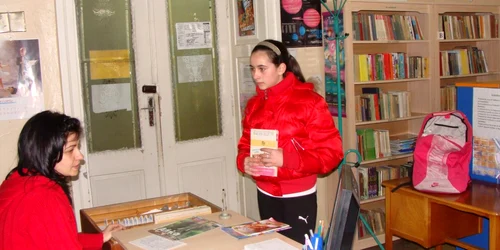 Cititorii vor intra în bibliotecă doar cu ecuson şi pe baza actului de identitate