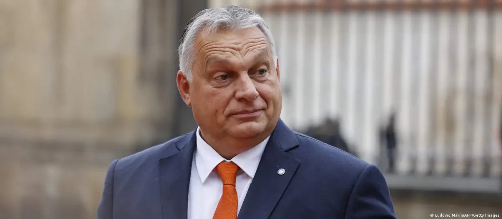 De ce Viktor Orban mușcă mâna întinsă de Ciolacu