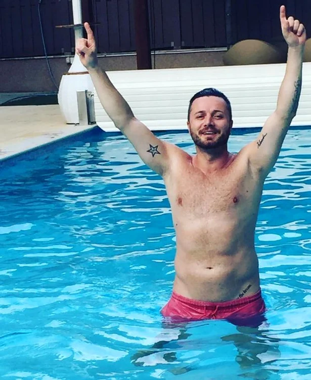 Clonda a lăsat la vedere prea multă piele şi nu numai