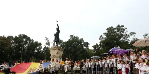 Ziua Independenței la monumentul lui Ștefan cel Mare. Foto: Dumitru Goncear
