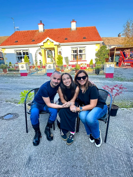 Mirela Retegan cu fiica Maya și Cornel Sorian 6 jpg