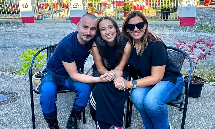 Mirela Retegan cu fiica Maya și Cornel Sorian 6 jpg