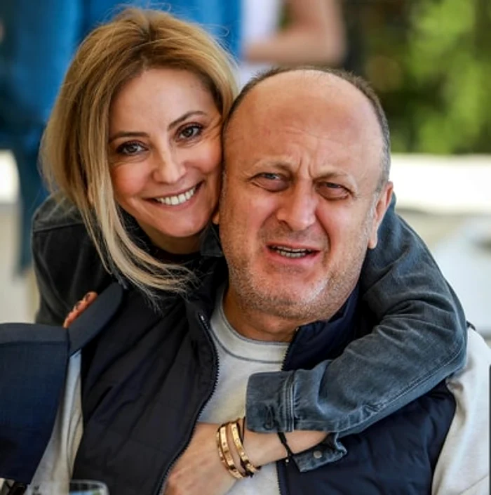 Diana și Dan sărbătoresc 15 ani de căsătorie în aceeași zi în care el a împlinește 57 de ani 