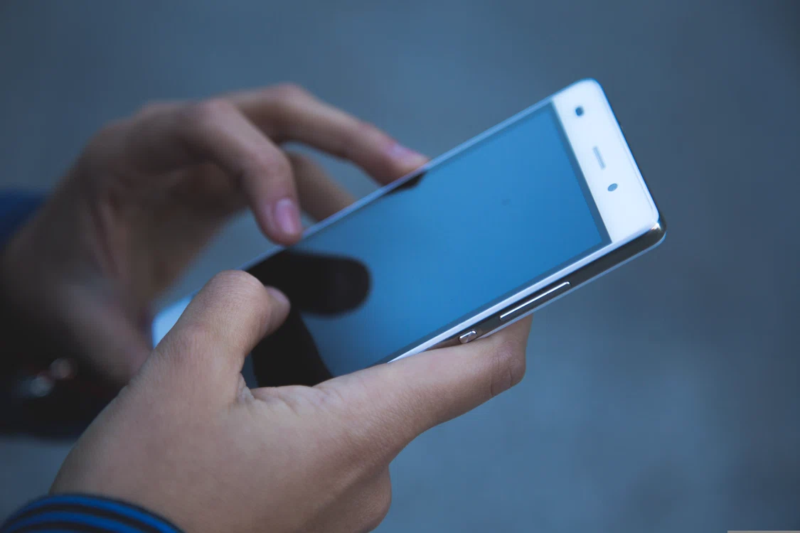 Producător de telefoane își încetează activitatea în România. Foto: Pixabay