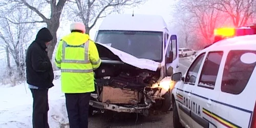 Cinci persoane au fost rănite ușor în urma accidentului
