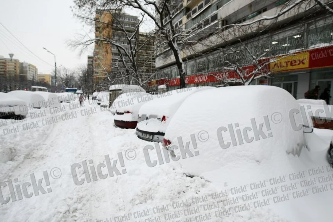 Zăpadă pe străzile Capitalei (foto: Dorin Constanda)