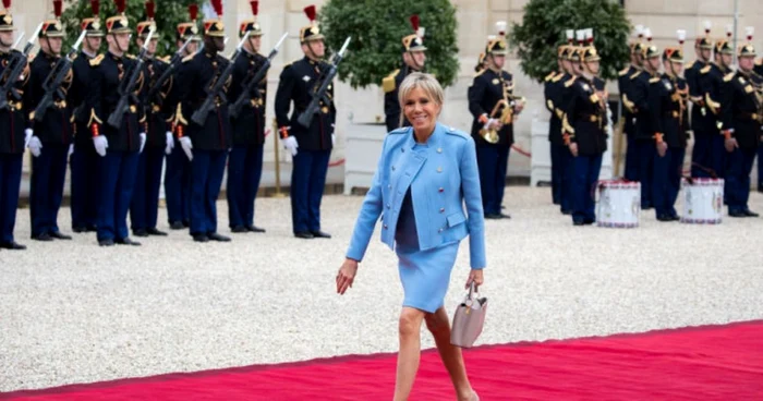 Brigitte Macron arată incredibil la 64 de ani FOTO Harper's Bazaar