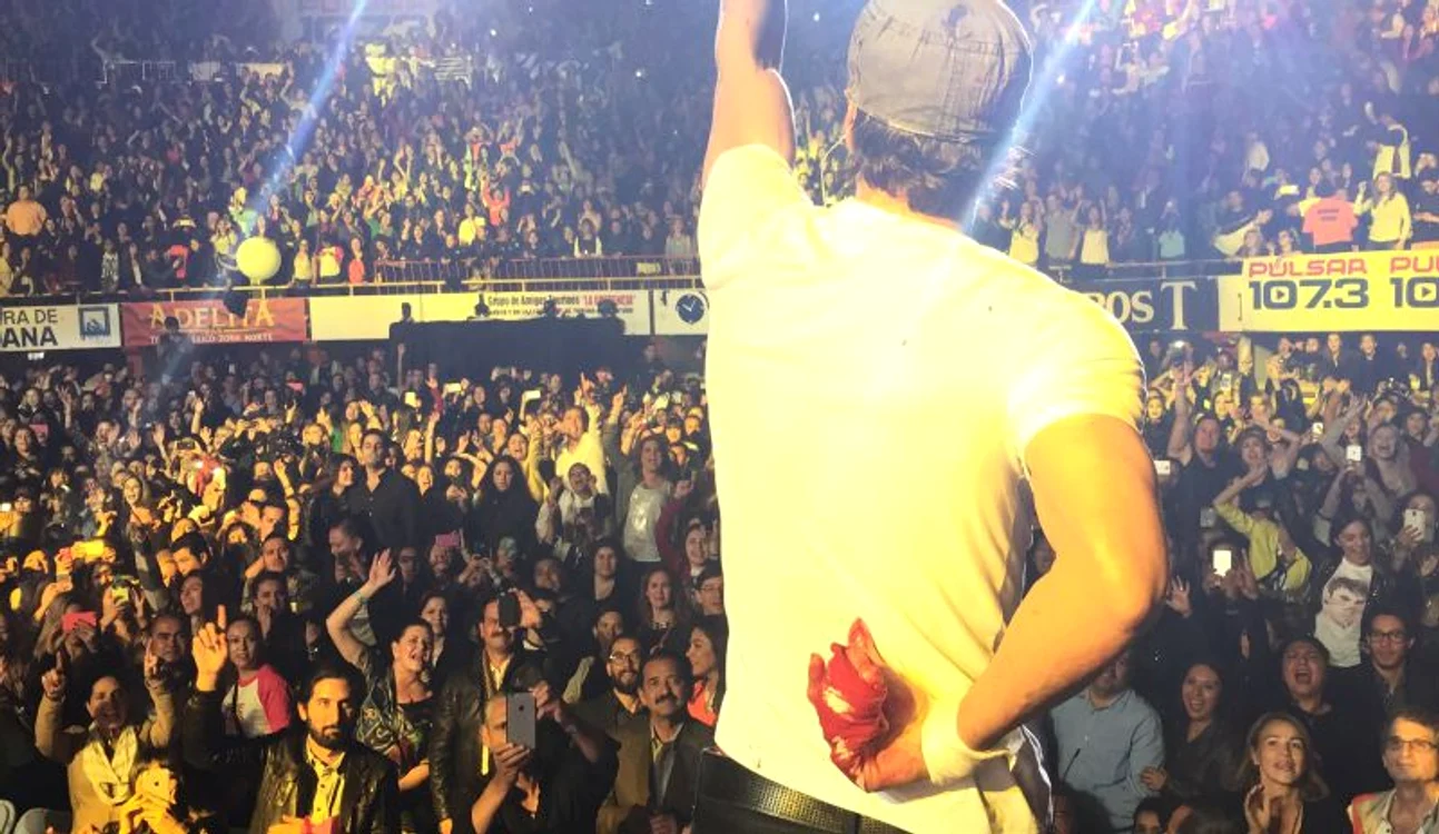 Enrique a fost dus după concert la un specialist
