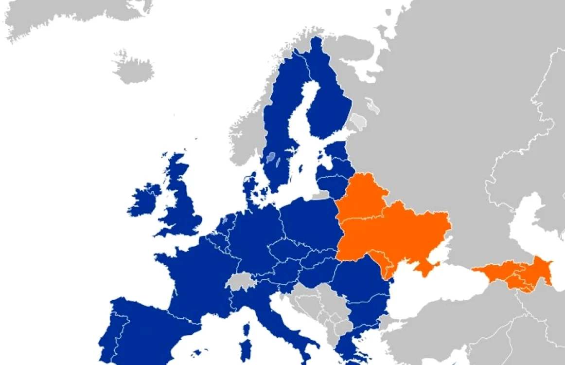 Pachetul de şase ţări care ar trebui să ia parte la Parteneriatul Estic sunt Ucraina, Belarus, Moldova, Georgia, Armenia şi Azerbaijan