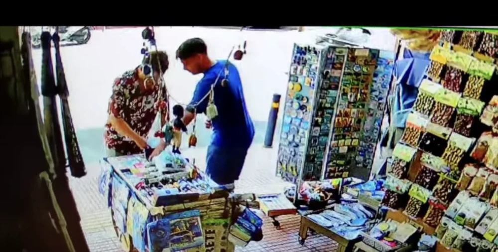 Turiști români, prinși la furat în Grecia dintr-un magazin al unei conaționale: „Dacă nu aveau 1 euro să plătească săpunul, îl ofeream gratuit”