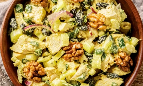 salata cu pui si legume jpg