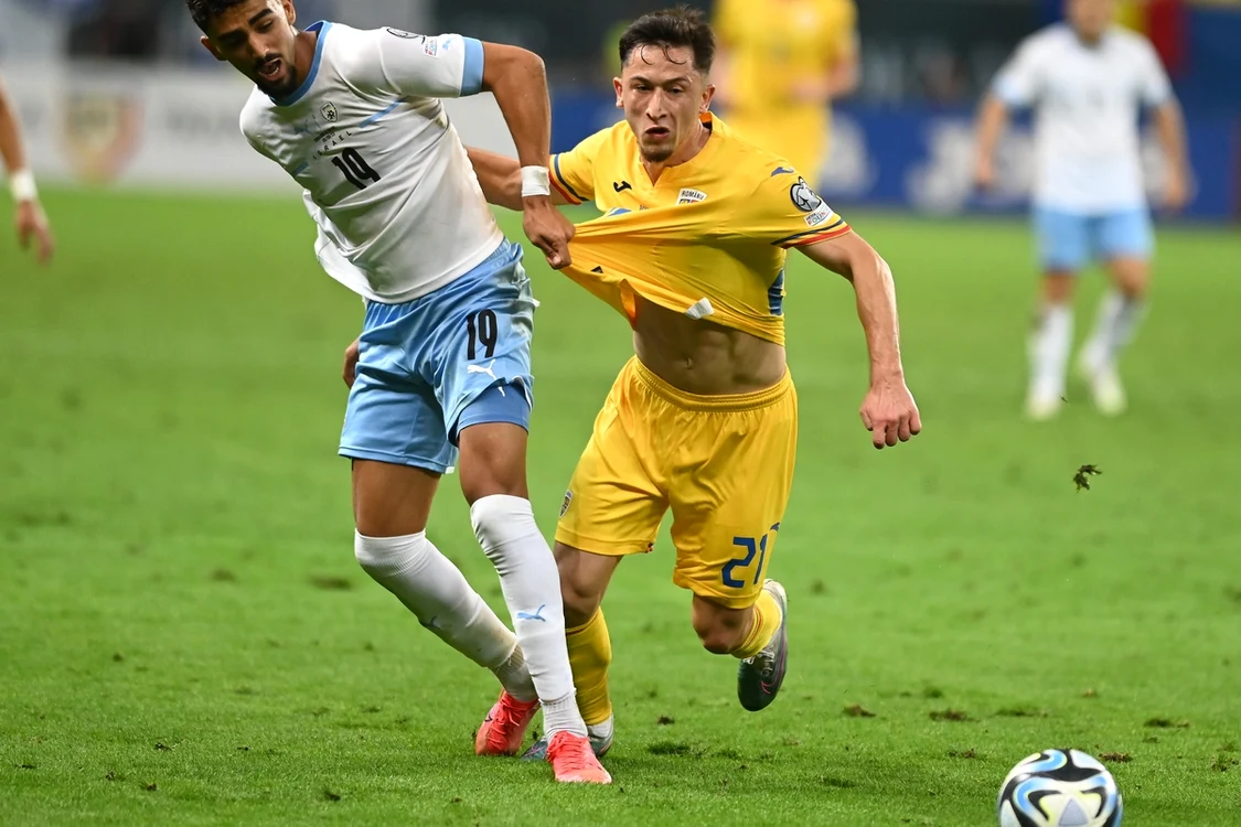 Naționala Israelului (stânga) va avea patru meciuri în 10 zile (FOTO: Sportpictures)