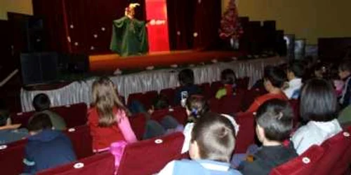 În cadrul campaniei peste 1600 de copii vor primi cadouri şi vor asista la o piesă de teatru de păpuşi