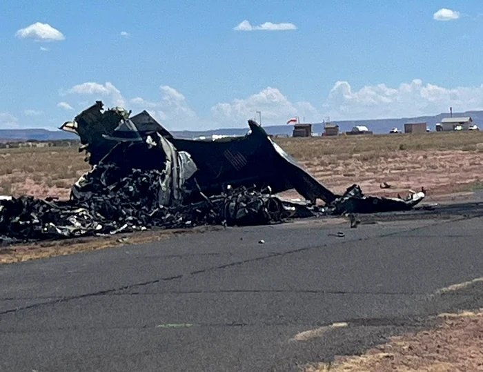 Avionul s-a prăbușit în Arizona. FOTO Facebook Navajo Police Department