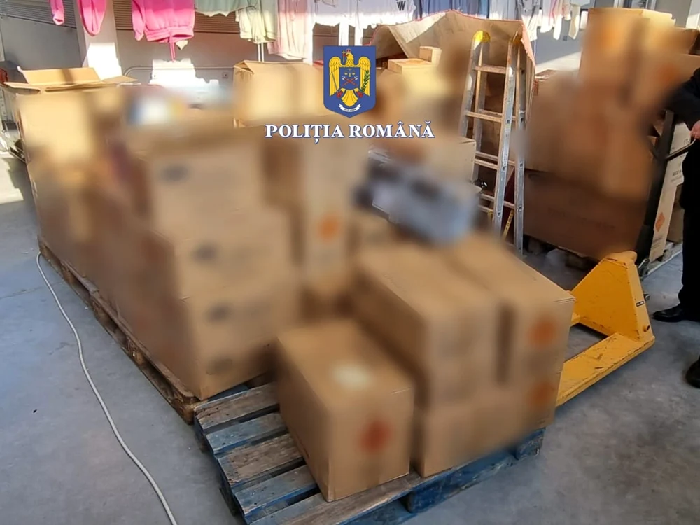 La percheziții au fost găsite 1,9 tone de artificii FOTO: IPJ Olt