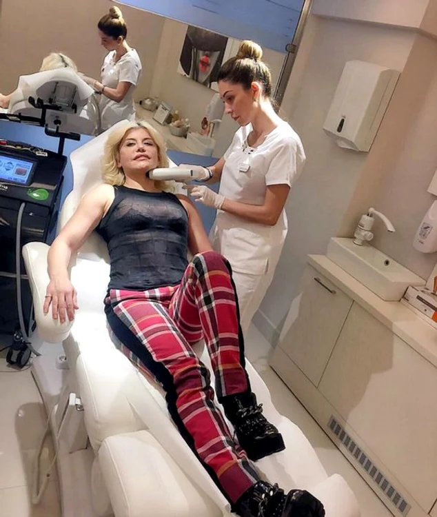 Loredana este o obişnuită a saloanelor de înfrumuseţare