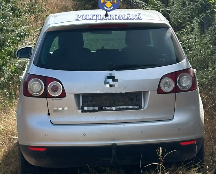 Șofer de 70 de ani, imobilizat de polițiști după o urmărire în trafic de aproximativ șapte kilometri 