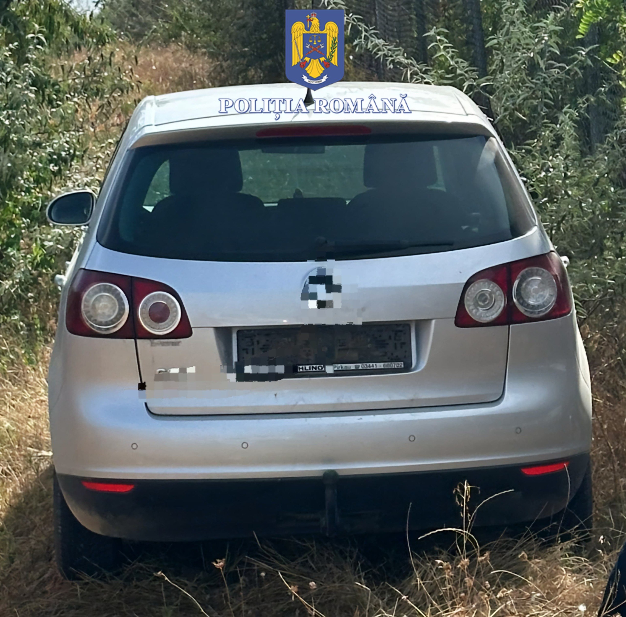 Șofer în vârstă de 70 de ani, oprit de polițiști după urmărire de 7 km. Șofer în vârstă de 70 de ani, oprit de polițiști după urmărire de 7 km.