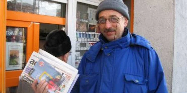 Piatra Neamţ: Sorin Gheţu vrea să-şi cumpere întreaga colecţie editată de "Adevărul" şi National Geographic