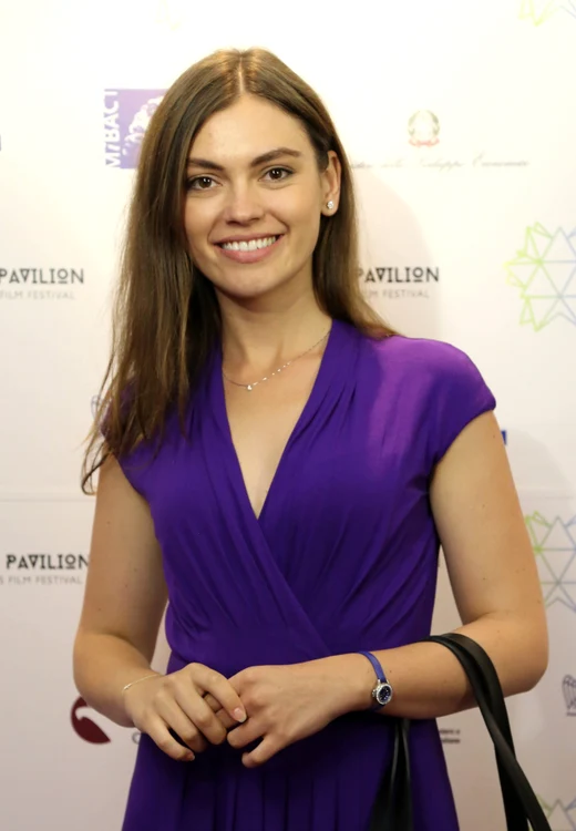 
    Silvia Busuioc, la premieră, alături de Yvonne FlorescuFoto: Arhivă personală  