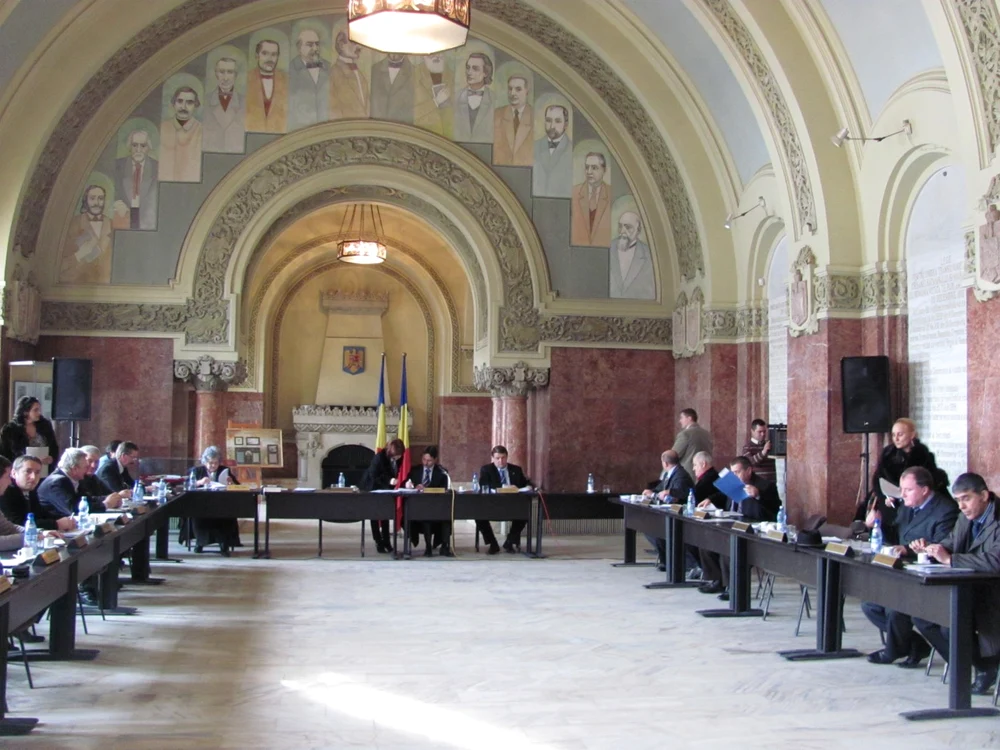 Şedinţa CJ Alba a avut loc la Sala Unirii. Foto Adevărul