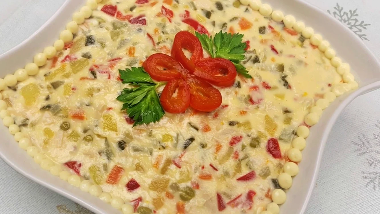 O greșeală banală poate strica salata de bouef FOTO Shutterstock