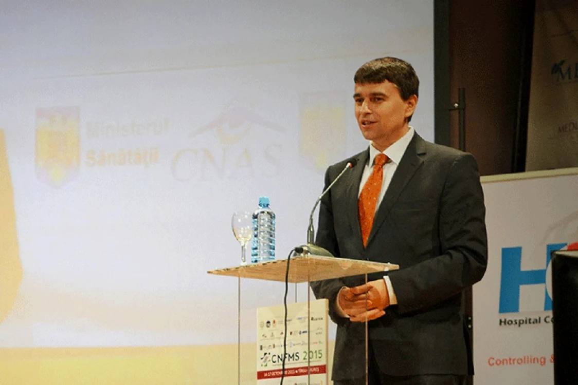 Laszlo Lorenzovici consideră că cei care s-au vaccinat şi respectă regulile sunt discriminaţi de către cei nevaccinaţi. FOTO Health.ro