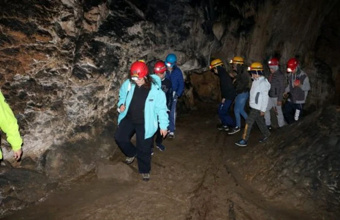 peşteră la Sasca Montană FOTO salvatipesterile.ro