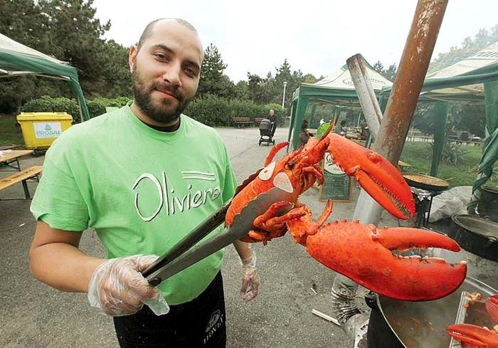 Andrei vă invită la homari la staţia de metrou Crângaşi