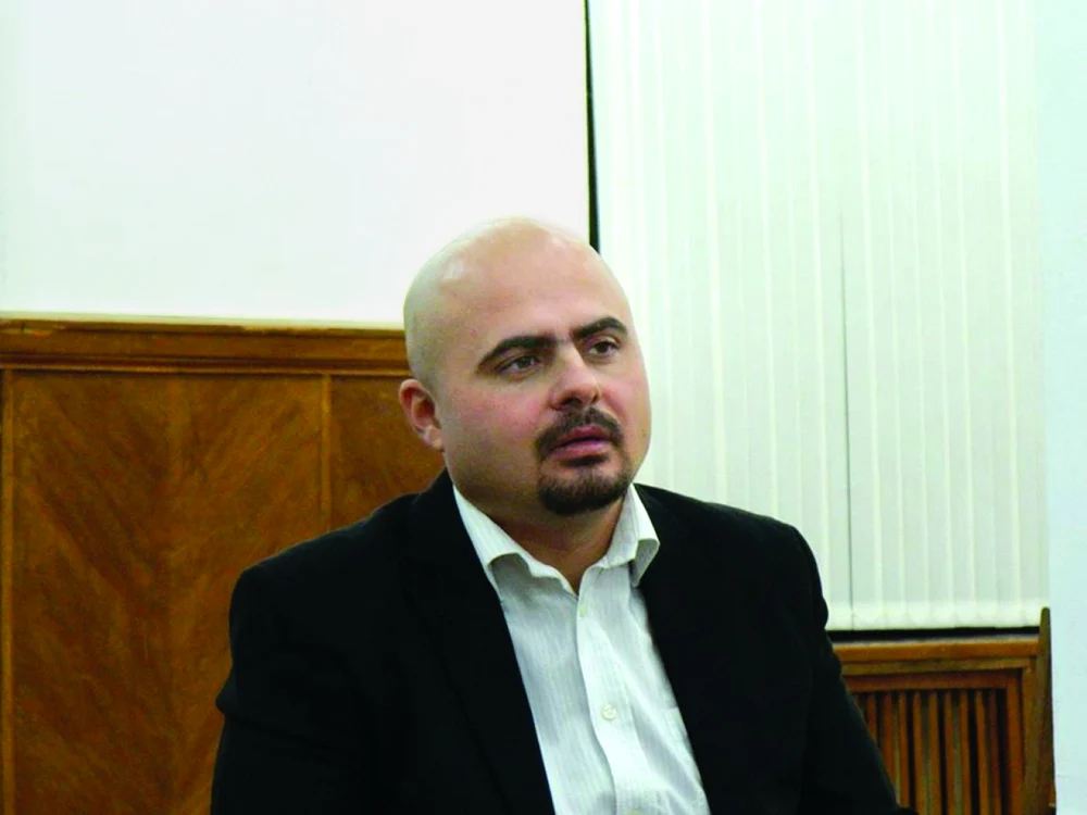 Vladimir Lorcenkov este un scriitor rus din Republica Moldova, care locuieşte în Canada