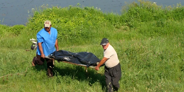 Cadavrul a fost scos din lac în această dimineaţă