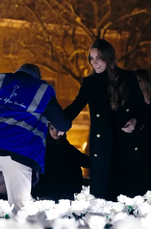 Prințesa Kate, tribut în memoria celor care au pierdut lupta cu cancerul (5) png