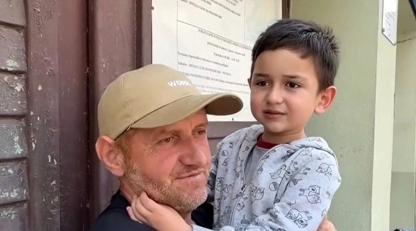 Alexandru și tatăl lui / foto: captura video