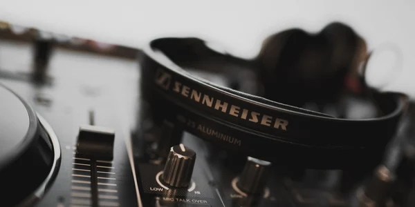Casti Sennheiser FOTO Shutterstock
