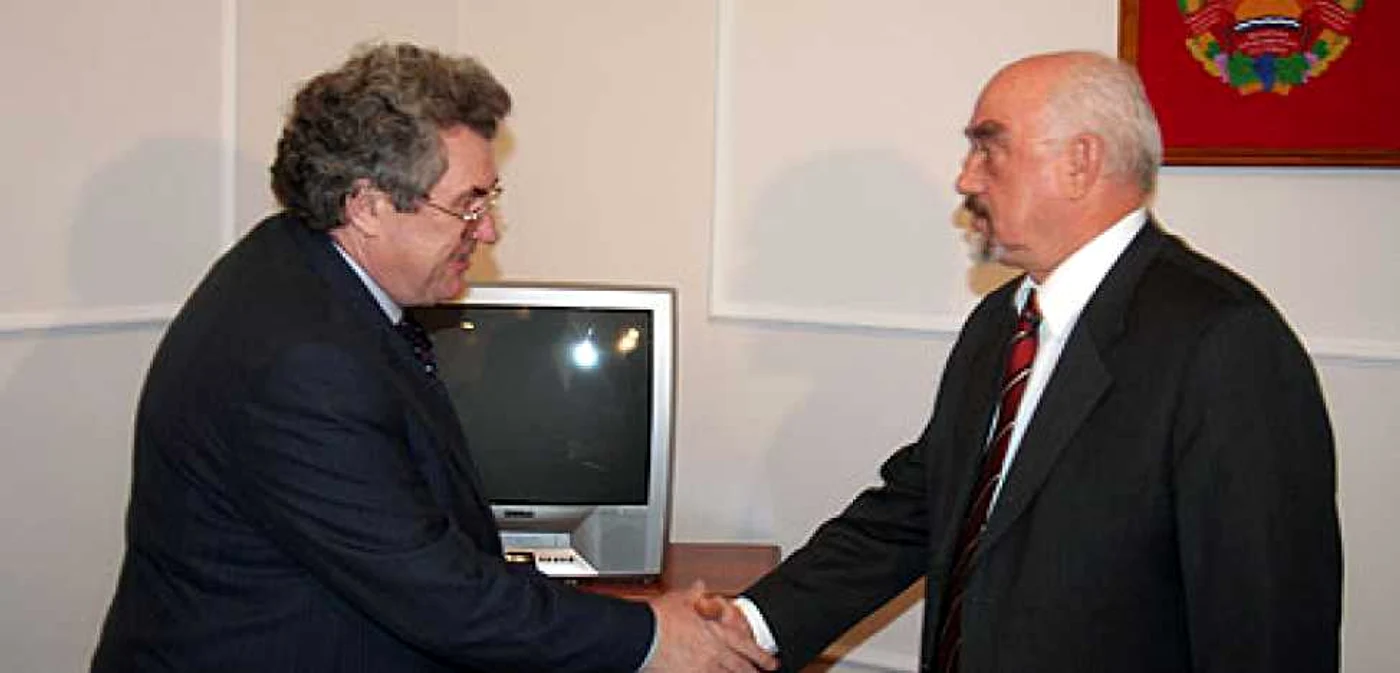Iurii Zubakov şi liderul separatist de la Tiraspol Iurii Smirnov FOTO: olvia.idknet.com