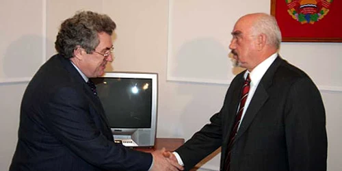 Iurii Zubakov şi liderul separatist de la Tiraspol Iurii Smirnov FOTO: olvia.idknet.com