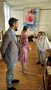 Alina Maria de Roumanie și Nicolae al României la galeria de artă a Fundației Iacob. FOTO: Instagram