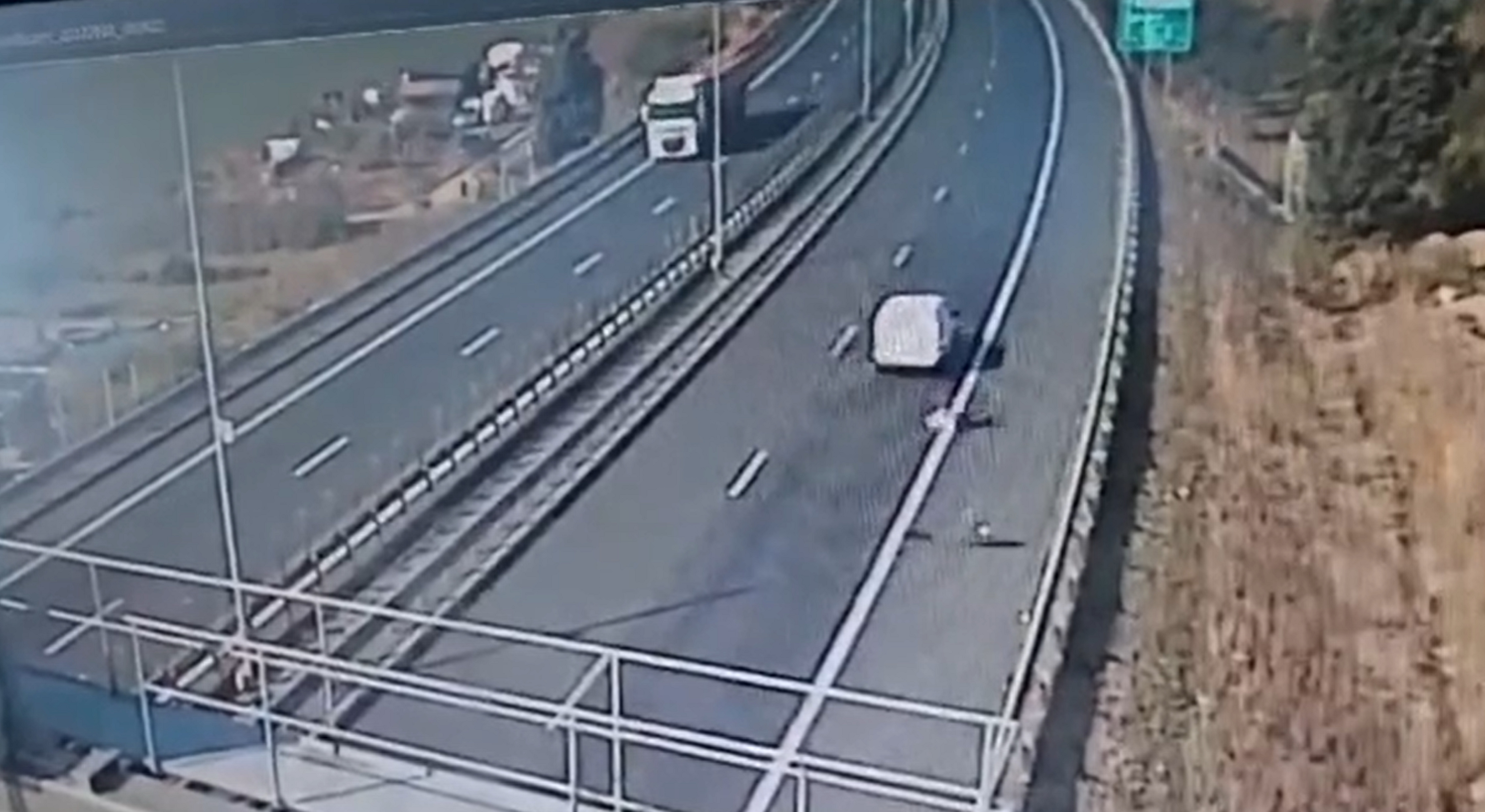 CAZUT PE AUTOSTRADA jpg