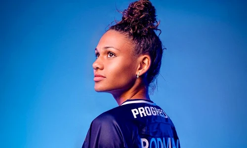 1 trinity rodman fiica lui dennis rodman face fotbal 11 jpg jpeg